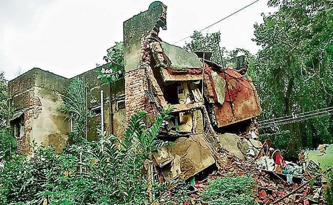 झरिया : क्वार्टर ढहा, महिला की मौत