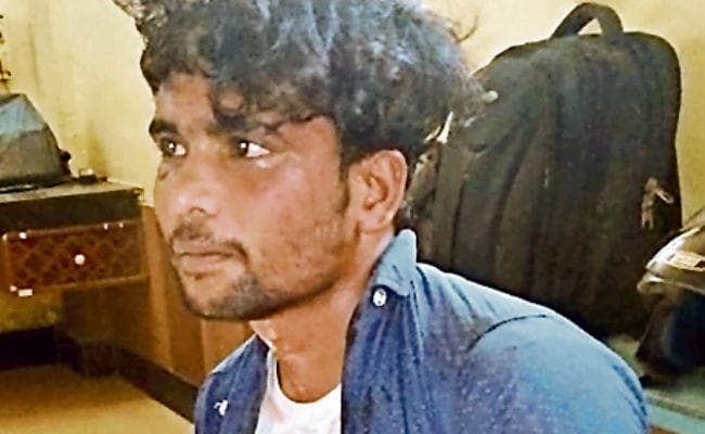 मुंगेर : ट्रेन में यात्री से चार लाख की लूट