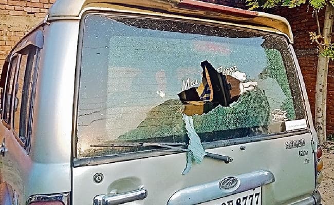 कैमूर : दो पूजा समितियों के लोगों के बीच पथराव, चार जख्मी