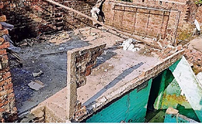 नवादा : वार्ड सदस्य के घर में विस्फोट दो महिलाएं पुलिस हिरासत में