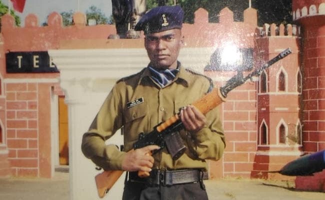 भारत-पाकिस्तान की सीमा पर शहीद हुआ झारखंड के गुमला का लाल संतोष गोप