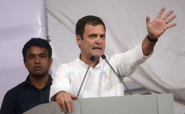 राहुल का आरोप- मोदी, मीडिया मुख्य मुद्दों से लोगों का ध्यान भटका रहे