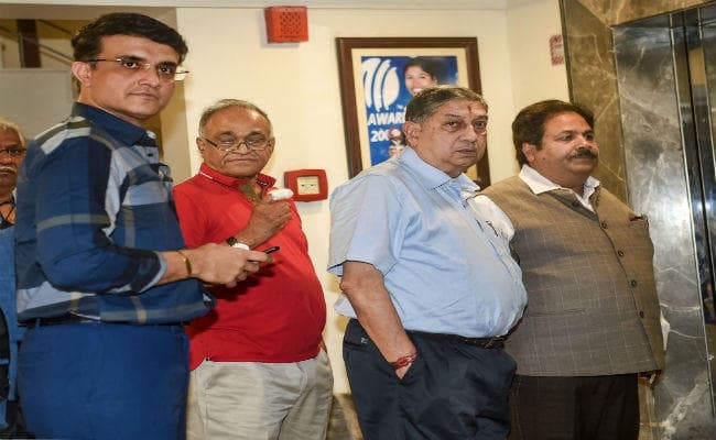 सौरव गांगुली को चुन लिया गया बीसीसीआई अध्‍यक्ष, 23 को औपचारिक घोषणा : राजीव शुक्‍ला