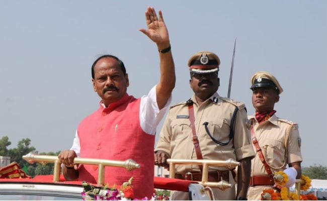 उग्रवाद-अपराध मुक्त झारखंड बनाने में नव नियुक्त SI महत्वपूर्ण योगदान देंगे : रघुवर दास