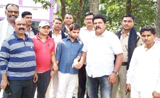 निगरानी ने जूनियर इंजीनियर को 30 हजार रुपये रिश्वत लेते रंगेहाथ गिरफ्तार किया