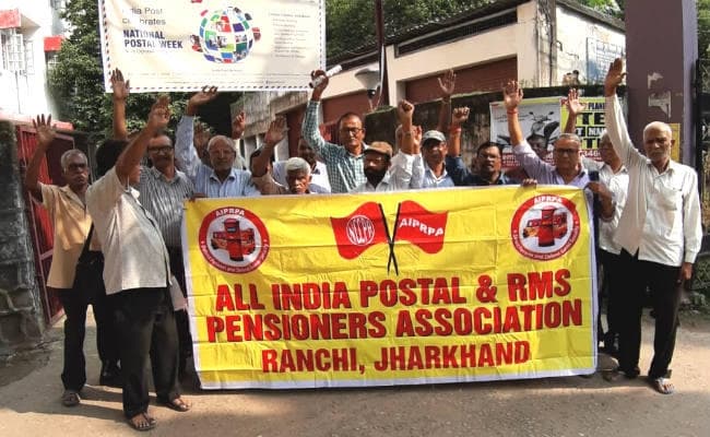 10 सूत्री मांगों के समर्थन में पोस्‍टल पेंशनर्स ने रांची जीपीओ के समक्ष दिया धरना