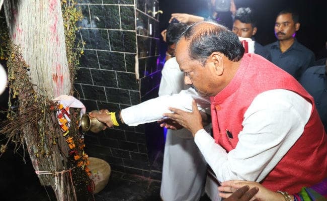 मुड़मा जतरा मेले में शामिल हुए CM रघुवर, कहा- आदिवासी संस्कृति जिसपर हमें गुमान है, उसे सहेजना है