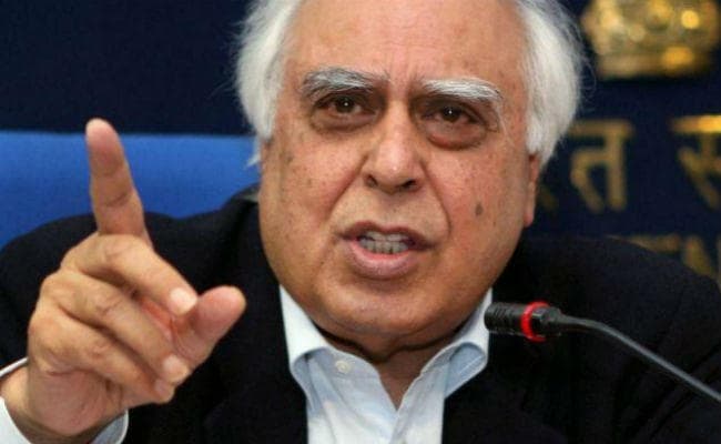 ग्लोबल हंगर इंडेक्स को लेकर सिब्बल ने साधा पीएम मोदी पर निशाना, बच्चों पर ध्यान दें...