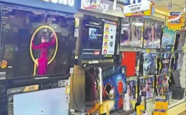 पटना में धनतेरस का बाजार: ऑफर डिस्काउंट व कैश बैक की बहार, जानें क्या खरीदना होगा फायदेमंद