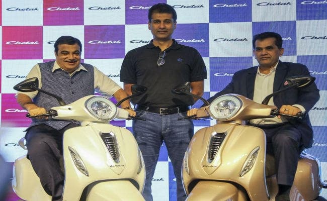 Bajaj ने नये अवतार में लॉन्च किया चेतक स्कूटर, 95 किलोमीटर माइलेज और कीमत…?