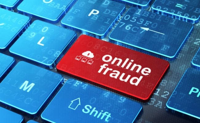 मैसेज में दिये गये लिंक में क्लिक करते ही अकाउंट से रुपये हो जा रहे गायब