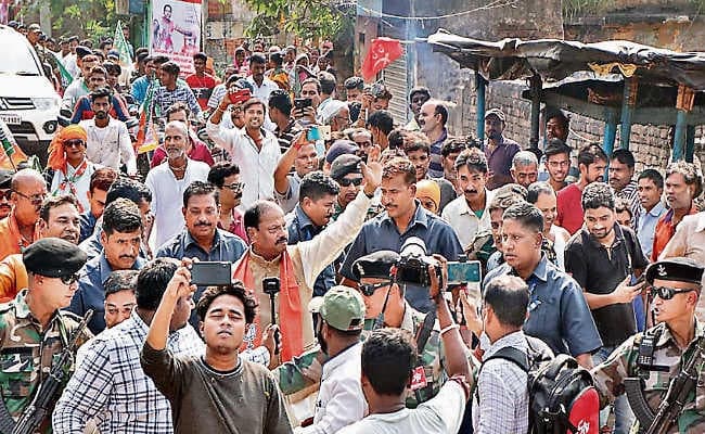 विधानसभा चुनाव 2019 : सीएम ने साधा विपक्ष पर निशाना, कहा, पाकिस्तान की भाषा बोल रहे हैं कांग्रेस व झामुमो