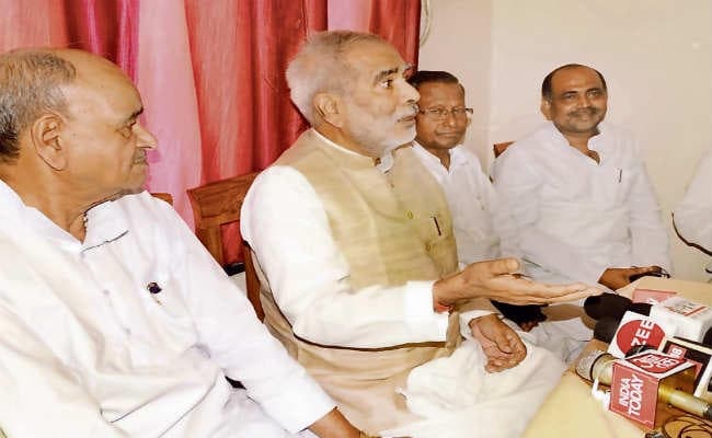 भाजपा को हराने के लिए नीतीश से परहेज नहीं : रघुवंश