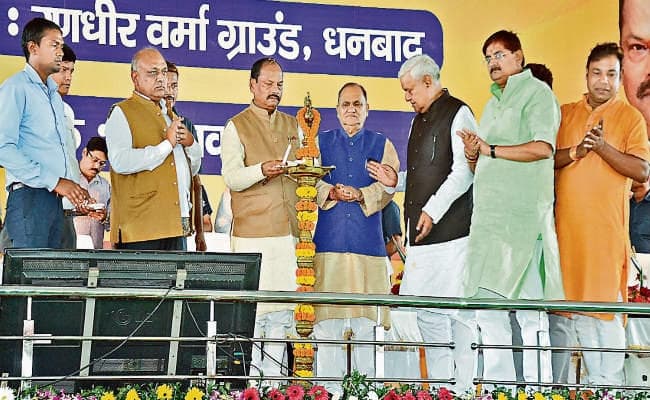 धनबाद : उद्योगों का जाल बिछायेंगे : सीएम रघुवर दास