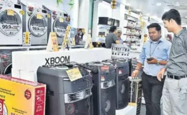 धनतेरस पर सज गये रांची के बाजार: अपने घर लायें होम थियेटर, दीपावली को बनायें खास