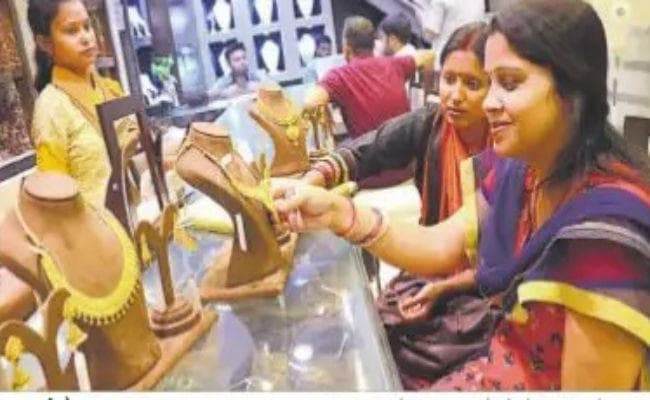 पटना का बाजार: धनतेरस में हो रही है ब्राइडल ज्वेलरी की बुकिंग, ऐसी ज्वेलरी को किया जा रहा है पसंद