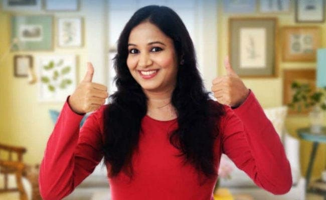 भारत में 64 फीसदी महिलाओं के पास है पैन कार्ड, आय है कम फिर रहती हैं पुरुषों से ज्यादा खुश