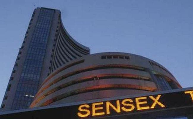 बैंकिंग और ऑटो कंपनियों के बंपर प्रदर्शन से शेयर बाजार ने करवा चौथ को मनायी दिवाली