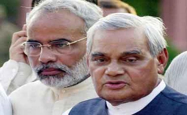 PM मोदी और वाजपेयी की तुलना में NCP सुप्रीमो शरद पवार कह गये यह बड़ी बात...