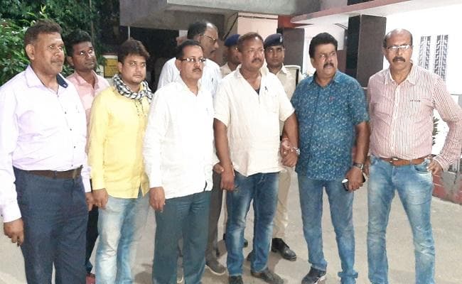 बिहार : जमुई में 10 हजार घूस लेते निगरानी के हत्थे चढ़े अंचल निरीक्षक