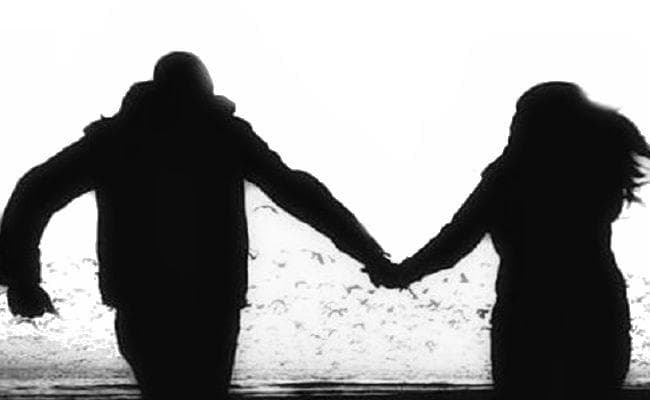 शादी तय होने के बाद दोनों का मिलना-जुलना लड़की के पिता को पसंद नहीं आया तो तोड़ दी शादी, फिर...