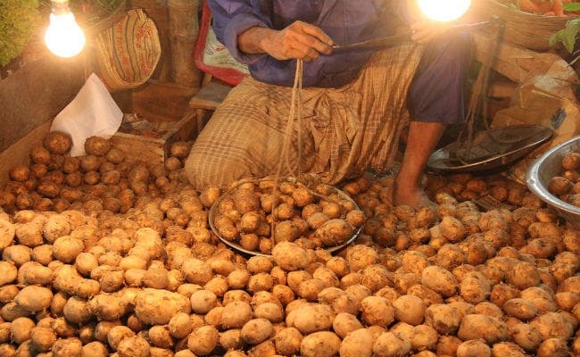 त्योहारों के मौसम में बढ़ सकते हैं आलू के दाम
