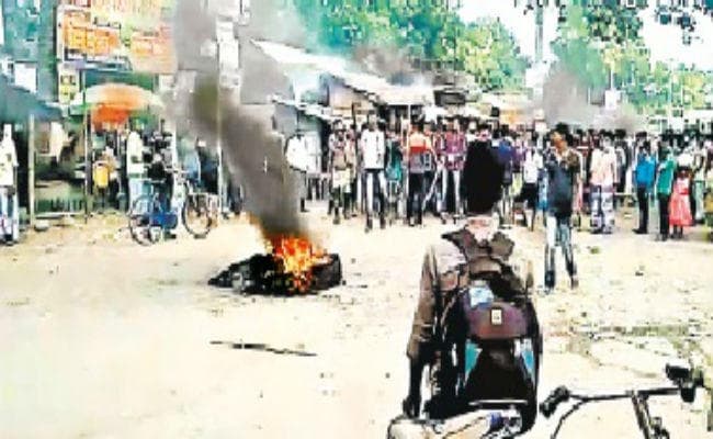 लापता छात्रा का क्षत-विक्षत शव मिला, प्रदर्शन