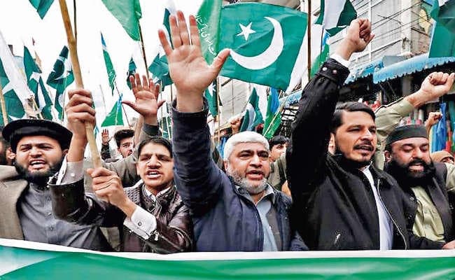 पाकिस्तान पर बेहद सख्त होने की है जरूरत