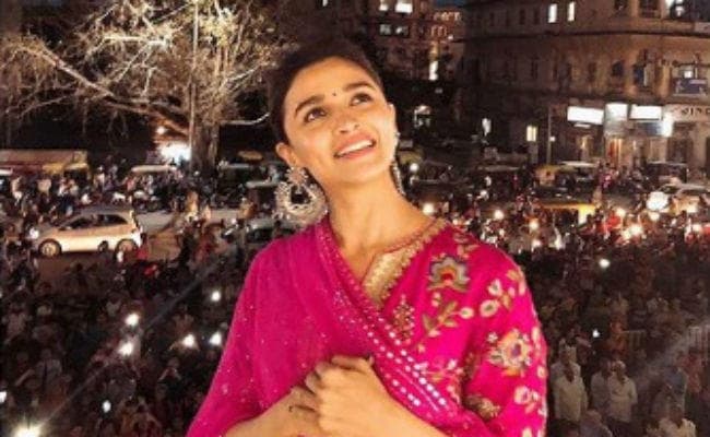 ...और जब पापा की आंखों में आंसू देख रो पड़ीं आलिया