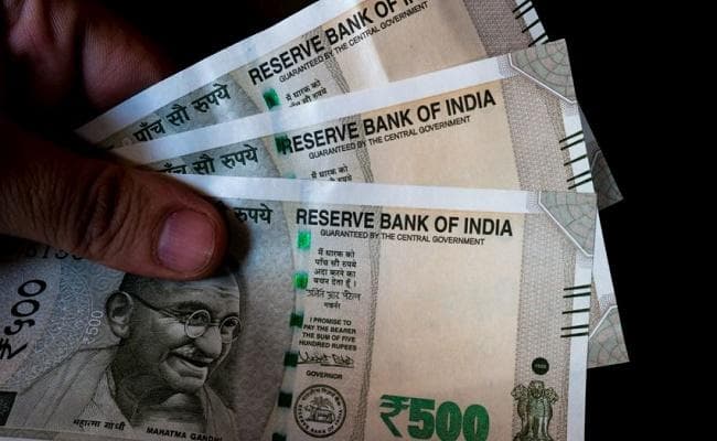 बिहार : किशनगंज में वाहन जांच के दौरान कार से 6 लाख 38 हजार रुपये बरामद