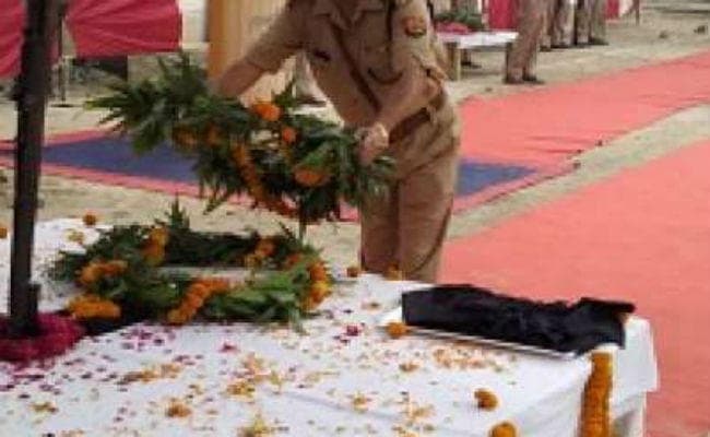 पुलिस शहीद दिवस पर विशेष : जिनके पैरों में छाले हैं, मैं उनकी आंखों का जल हूं