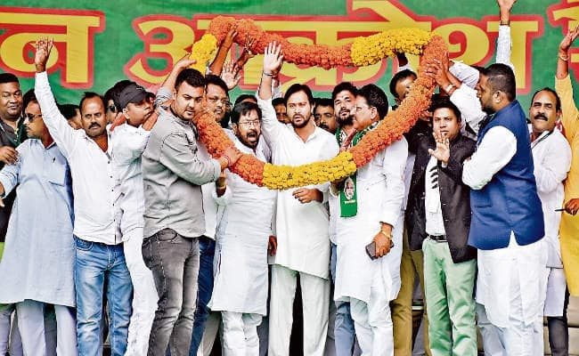 विधानसभा चुनाव 2019 : डबल इंजन की सरकार में एक अपराध तो दूसरा भ्रष्टाचार में है लिप्त : तेजस्वी