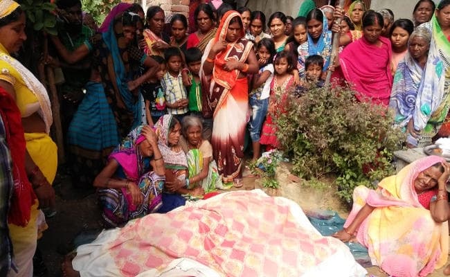 पलामू में ट्रेन से कटकर एक ही परिवार की दो महिला और एक बच्ची की मौत