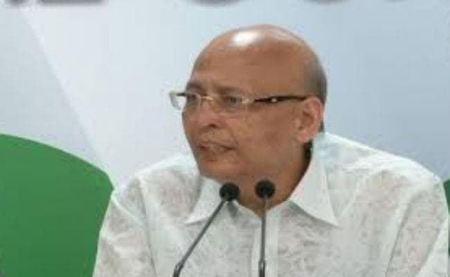 सिंघवी ने की सावरकर की तारीफ, बोले- देश के लिए जेल गये