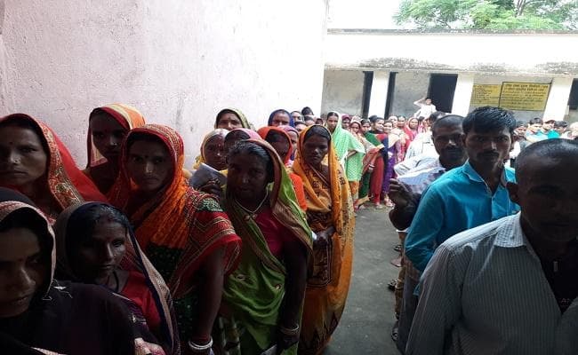 बिहार में लोकसभा की एक सीट, विधानसभा की पांच सीट पर 49.26 प्रतिशत मतदान