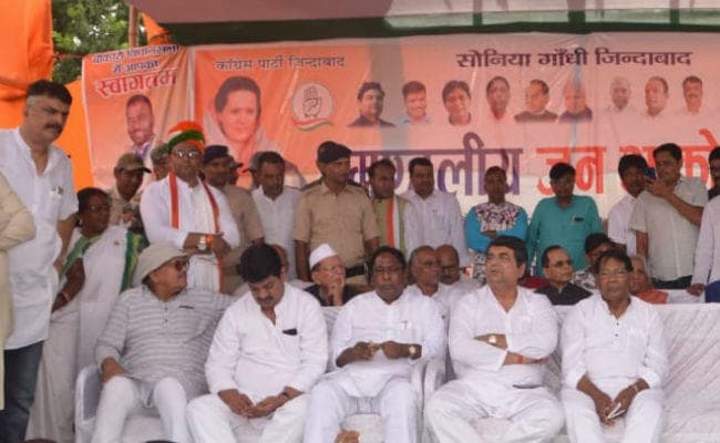 पाकिस्तान का नाम लेकर चुनाव जीत रही है भाजपा - उमंग सिंघार