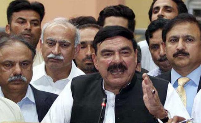 पाकिस्तानी मंत्री का उटपटांग बयान कहा- अबकी 4-6 दिन तोपें नहीं चलेंगी, सीधे होगा परमाणु युद्ध