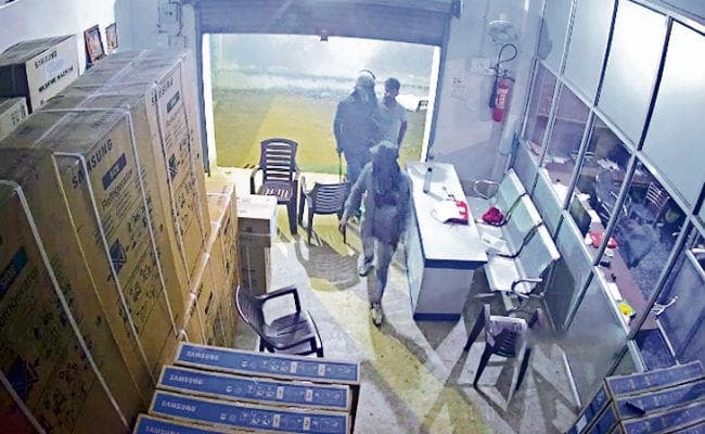 पटना सिटी : गार्ड व चालक को बंधक बना लूट लिये 250 एलइडी टीवी