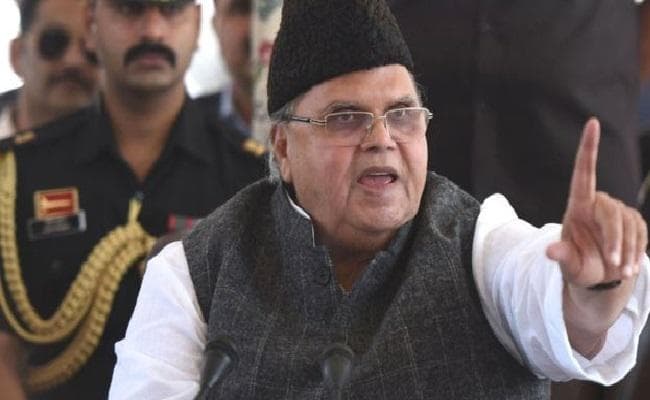 जम्मू कश्मीर के राज्यपाल ने कहा, आतंकवाद में किसी भी नेता या नौकरशाह ने बच्चा नहीं खोया