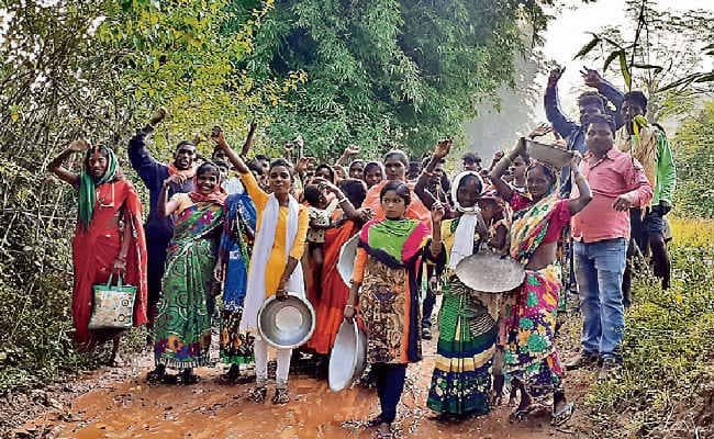 बुढ़मू : सड़क नहीं तो वोट बहिष्कार, कच्चे पथ की हालत देख मेहमान भी नहीं आते हैं