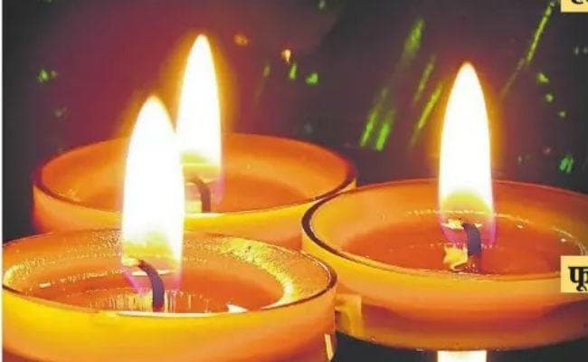 इस दीपावली रोशनी के साथ खुशबूदार व डिजाइनदार कैंडल्स से महकाएं घर