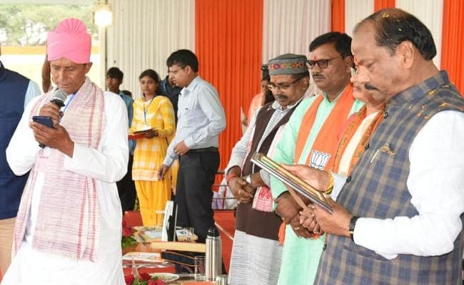 रघुवर दास ने गिरिडीह में बताया सरकार का विजन, किसानों को किसी के सामने हाथ न फैलाना पड़े