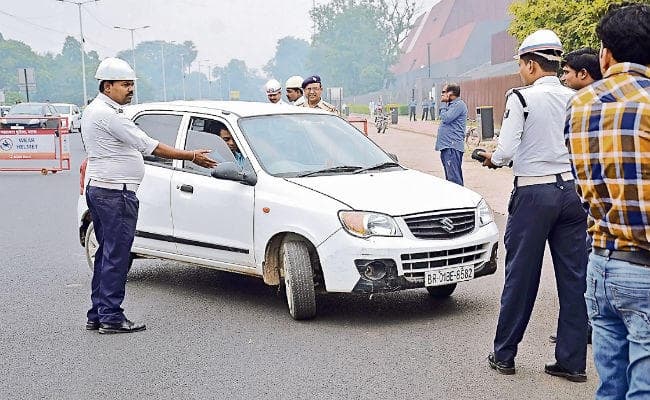 वाहन चेकिंग अभियान : कोई गिड़गिड़ाया तो किसी ने धमकाया