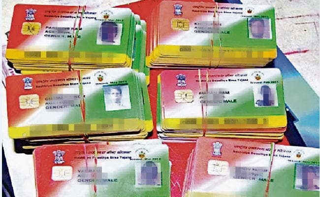 दीपावली गिफ्ट : सरकार देगी गरीब परिवारों को गोल्डेन कार्ड, साल में पांच लाख के मुफ्त व कैशलेस इलाज की होगी सुविधा