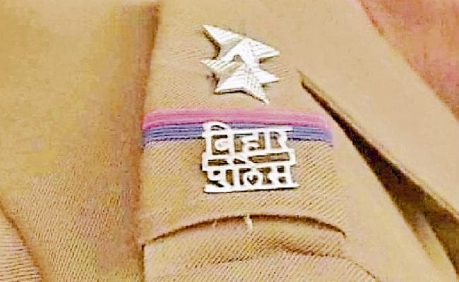 पटना : जनता दे रही पुलिस के लोगो-झंडा पर राय