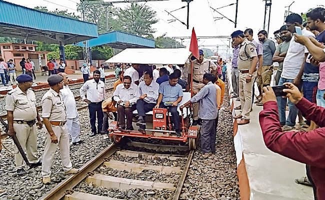 मुजफ्फरपुर-हाजीपुर रेलखंड के दोहरीकरण का काम पूरा, आज से डबल लाइन पर दौड़ेंगी ट्रेनें