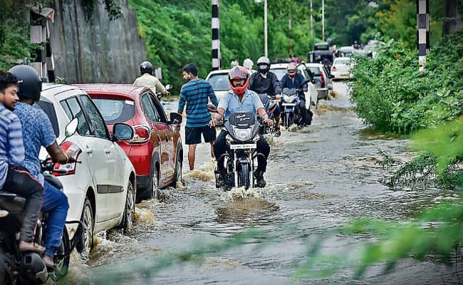 मौसम पूर्वानुमान : बारिश बिगाड़ेगी दीपावली की रौनक, ऑरेंज अलर्ट जारी