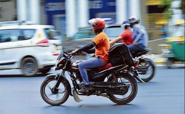 डिलीवरी ब्वाॅय के मुस्लिम होने के कारण ग्राहक ने खाना लेने से किया इनकार