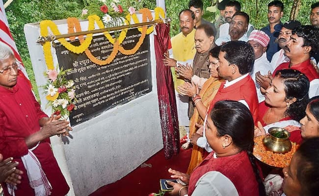 जनसंवाद सीधी बात : मुख्यमंत्री ने दिया निर्देश, जो अफसर काम नहीं करें, उन्हें वीआरएस दें
