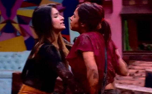 Bigg Boss 13 : शेफाली-शहनाज में हाथापाई, फूट-फूट कर रो पड़ी पंजाब की कैटरीना कैफ